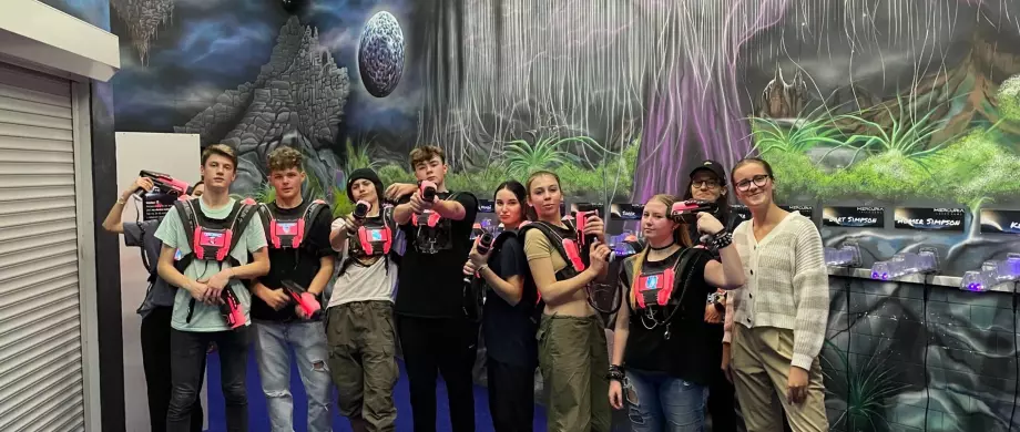 S buddies na Laser Game